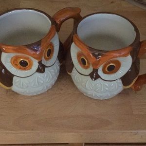 Pair of ceramic owl mugs